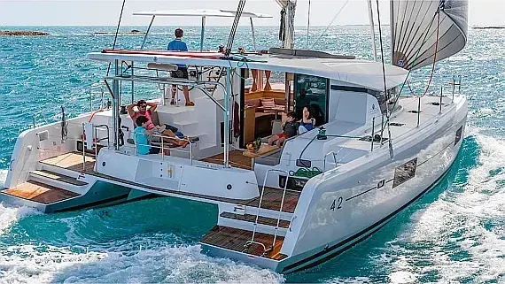 Lagoon 42 in Mallorca / Can Pastilla / Club Maritimo San Antonio De La Playa - image 1
