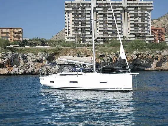 Dufour 430 in Sicily / Milazzo / Poseidon Marina - image 1