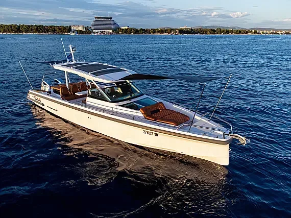 Axopar 37  Sun Top in Vodice / Port of Vodice - image 1