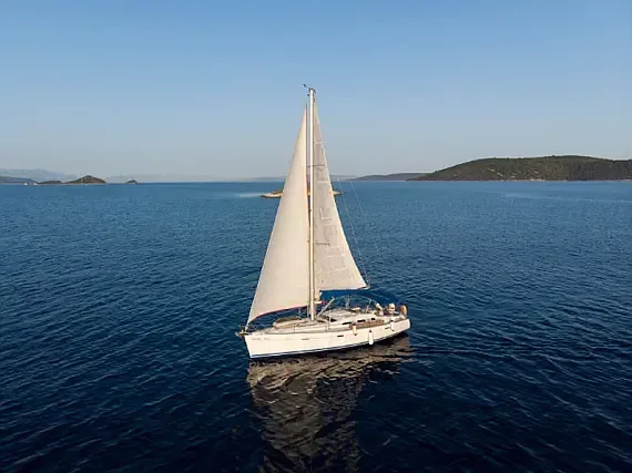 Oceanis 393 in Vinišće - image 1