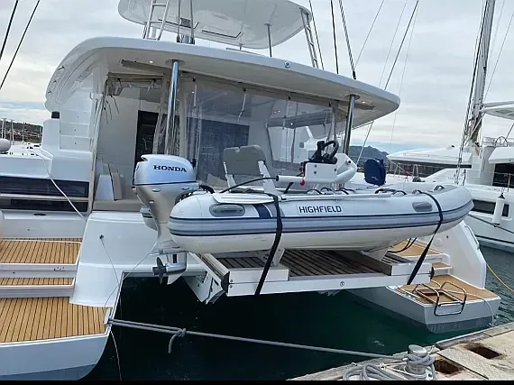 Lagoon 50 in Sardinia / Portisco / Cala dei Sardi - image 1
