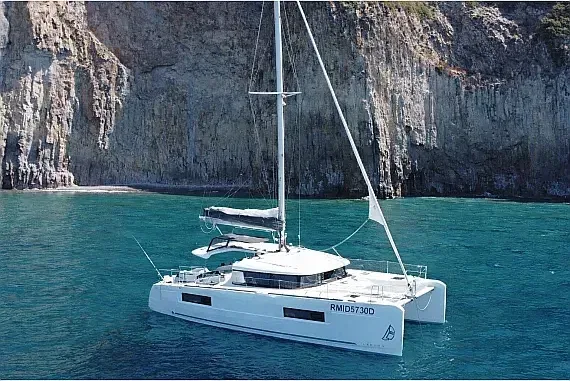 Lagoon 40 in Rome / Marina di Nettuno - image 1