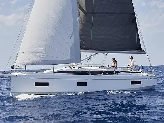 Bavaria 38 in Cogolin / Les Marines de Cogolin - image 1