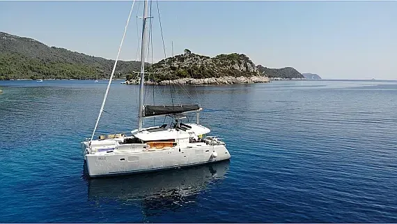 Lagoon 450 Fly in Kaštel Gomilica / Marina Kaštela - image 1