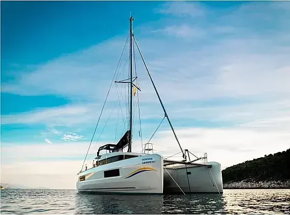 Lagoon 40 in Dubrovnik / ACI Marina Dubrovnik - image 1