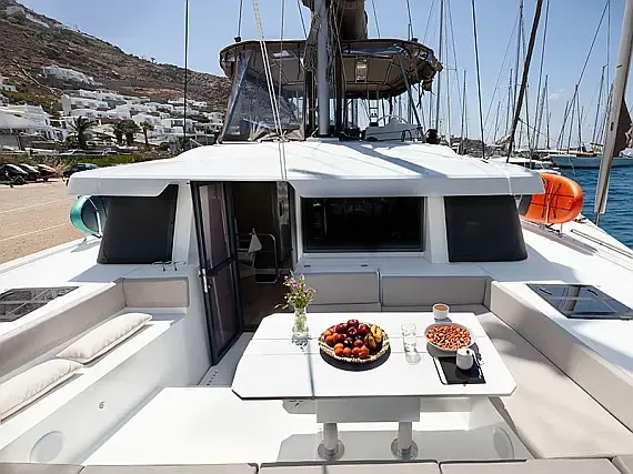 Bali 4.6 in Mykonos / Tourlos Marina - image 1