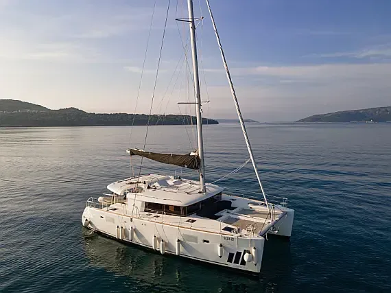 Lagoon 450 in Seget Donji / Marina Baotić - image 1
