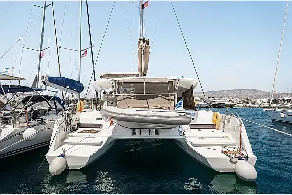 Lagoon 42 in Nea Peramos - Attica / Nea Peramos - image 1