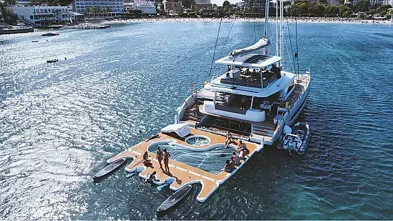 Lagoon Sixty 5 in Kaštel Gomilica / Marina Kaštela - image 1
