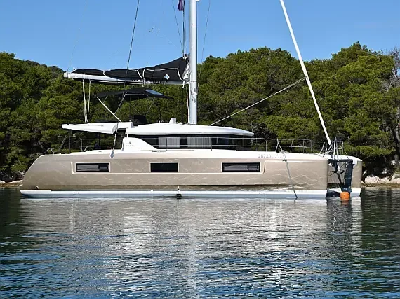 Lagoon 46 in Sukošan / D-Marin Dalmacija Marina - image 1