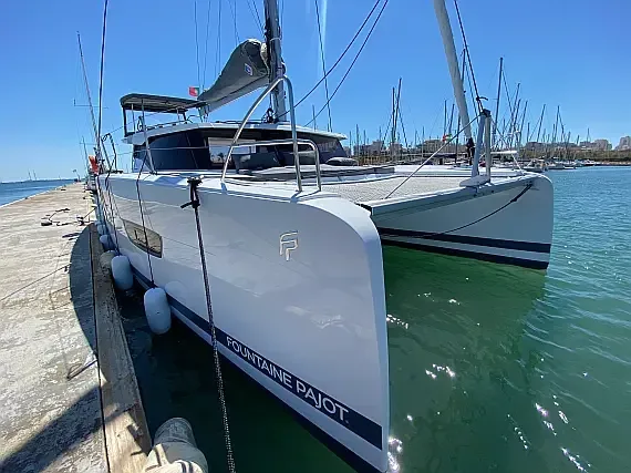 Isla 40 in Portimao / Marina de Portimao - image 1