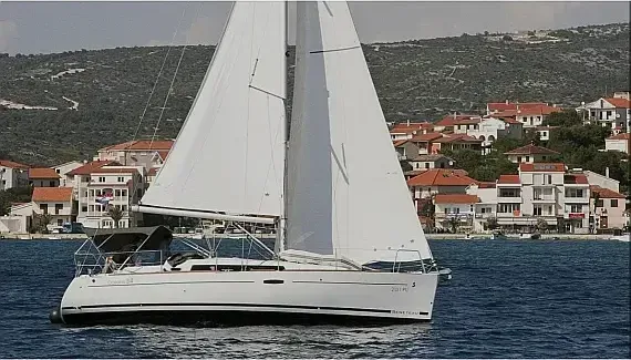 Oceanis 34 in Lefkada / Nydri Port - image 1