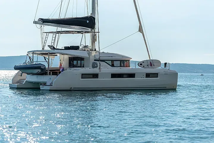 Lagoon 50 in Kaštel Gomilica / Marina Kaštela - image 1