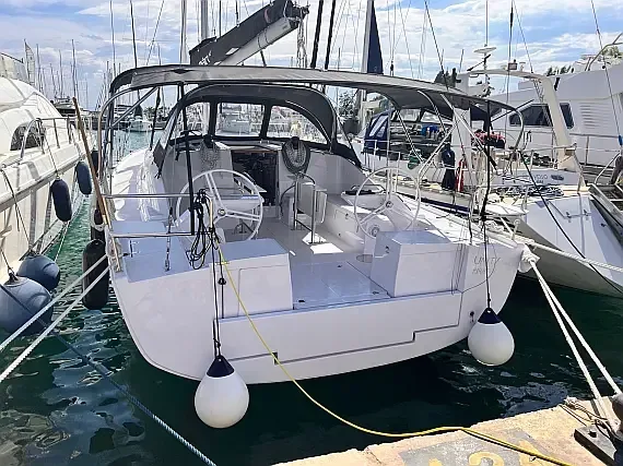 Elan Impression 43 in Kalamata Port - image 1