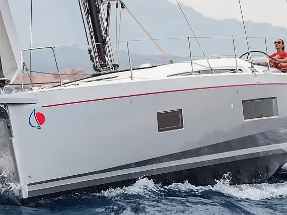 Oceanis 51.1 in Marina Agana - image 1