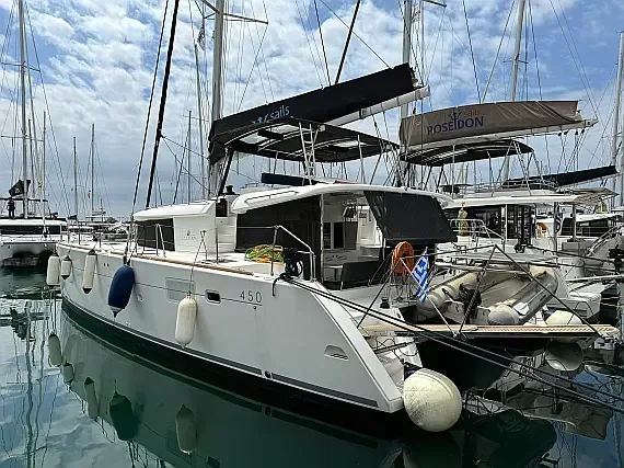 Lagoon 450 Fly in Athens / Alimos Marina - image 1
