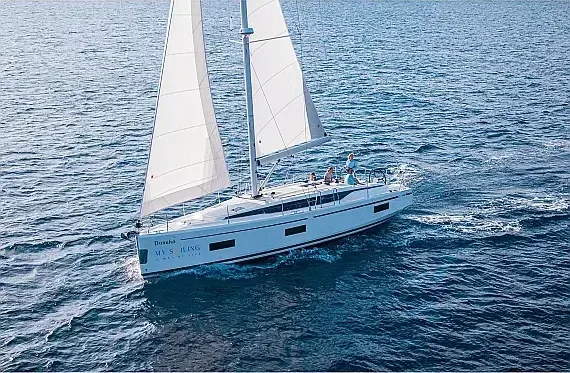 Bavaria C42 in Marmaris, Muğla / Joya Del Mar Marina - image 1