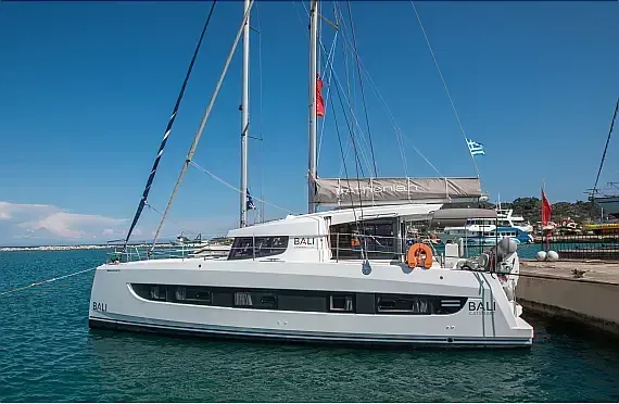 Bali Catsmart in Lefkada / Nydri / Hotel Armonia - image 1