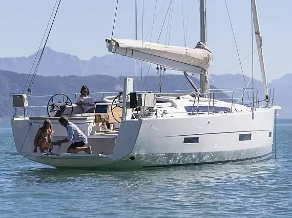 Dufour 430 in Sicily / Palermo / Marina Villa Igiea - image 1