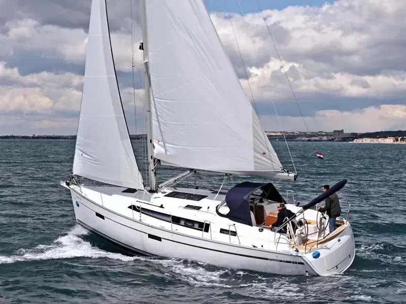 Bavaria Cruiser 37 in Sukošan / D-Marin Dalmacija Marina - image 1