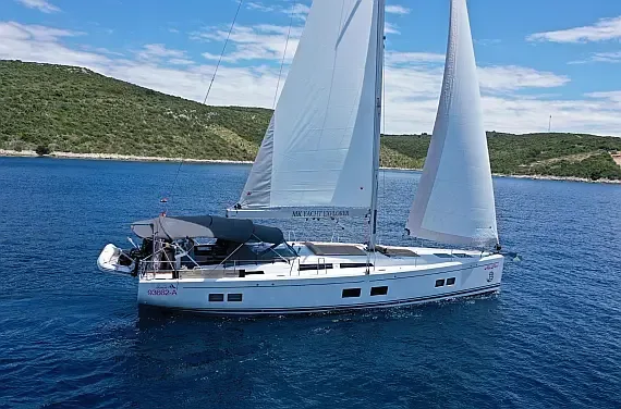 Hanse 548 in Seget Donji / Marina Baotić - image 1
