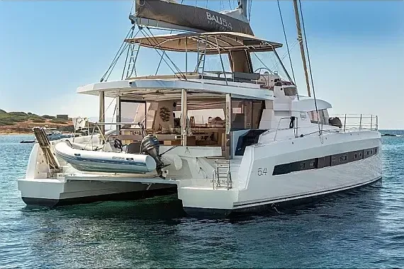 Bali 5.4 in Athens / Alimos Marina - image 1