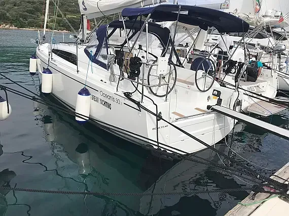 Oceanis 30.1 in Sardinia / Portisco / Cala dei Sardi - image 1