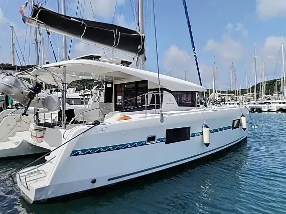 Lagoon 42 in Guadeloupe / Pointe-à-Pitre / Marina Bas-du-Fort - image 1
