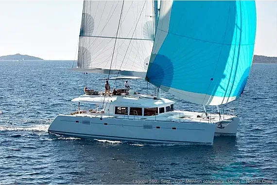 Lagoon 560 in Sardinia / Portisco / Cala dei Sardi - image 1
