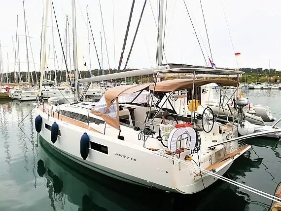 Sun Odyssey 410 in Pula / Tehnomont Marina Veruda - image 1