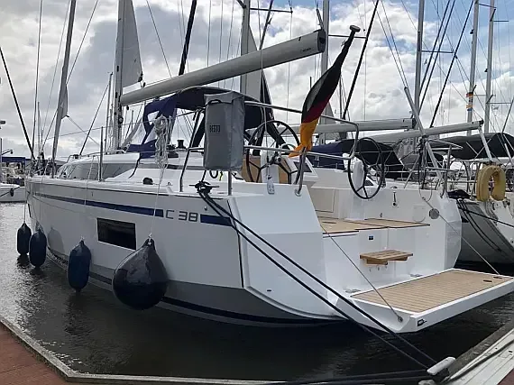 Bavaria C38 in Lemmer - image 1
