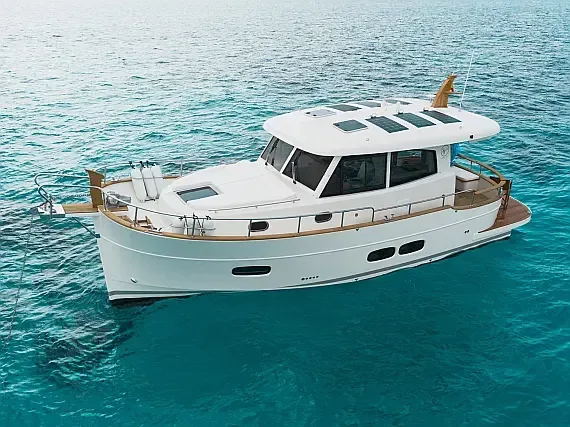 Menorquin 34 HT in Sitges - Barcelona / Port d'Aiguadolç - image 1