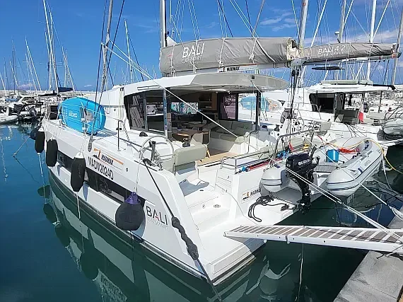 Bali Catsmart in Procida / Marina di Procida - image 1
