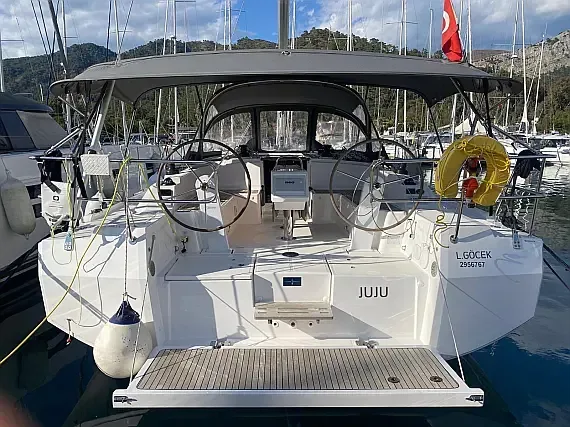 Bavaria C42 in Göcek / Marinturk Village Port - image 1