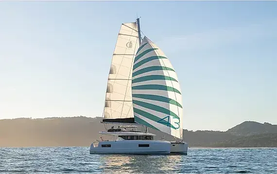 Lagoon 43 in Sardinia / Portisco / Cala dei Sardi - image 1