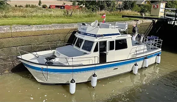 Husky Dane in Motala Harbour - image 1