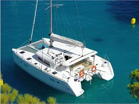 Lagoon 400 S2 in Punta Ala - image 1