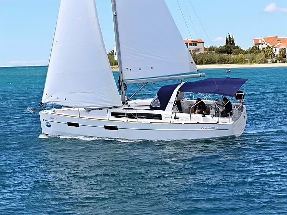 Oceanis 38.1 in Sukošan / D-Marin Dalmacija Marina - image 1