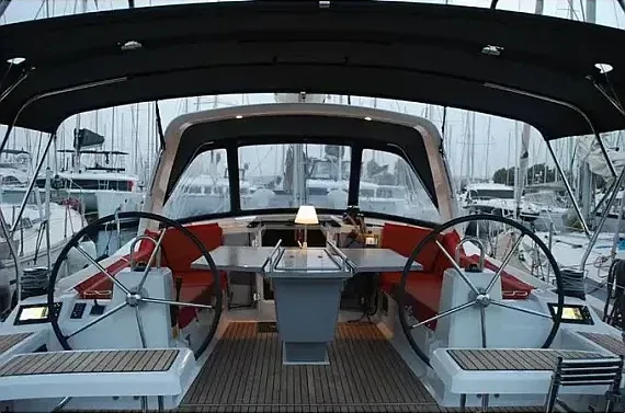 Oceanis 41.1 in Lefkada / Marina Perigiali - image 1