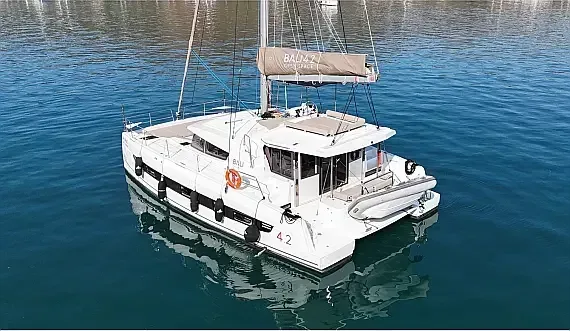 Bali 4.2 in Fethiye / Yacht Club Mai - image 1