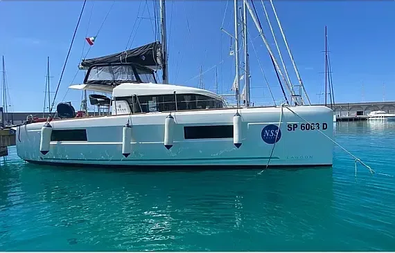 Lagoon 40 in Castiglioncello / Marina Cala de' Medici - image 1
