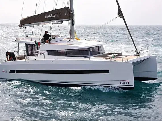 Bali 4.1 in Athens / Alimos Marina - image 1