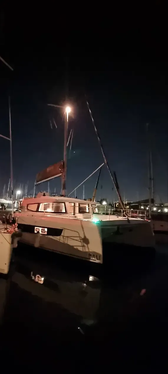 Bali 4.8 in Athens / Alimos Marina - image 1