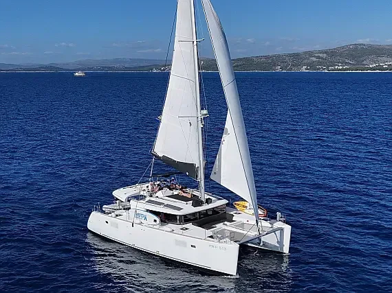 Lagoon 450 in Šibenik / D-Marin Marina Mandalina - image 1