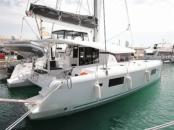 Lagoon 42 in Sukošan / D-Marin Dalmacija Marina - image 1