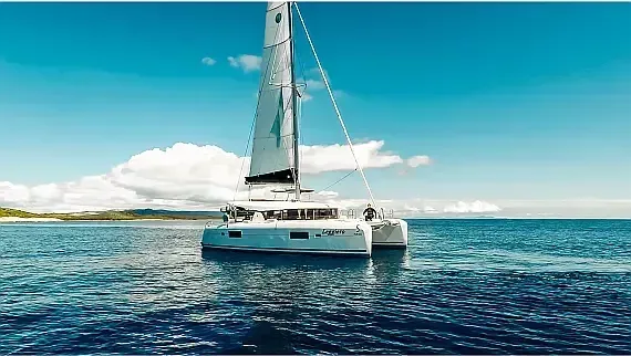 Lagoon 42 in Rogoznica / Marina Frapa - image 1