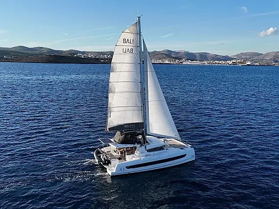 Bali 4.2 in Lavrion / Olympic Marina - image 1