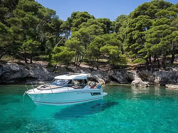 Merry Fisher 795 in Trogir / SCT Marina Trogir - image 1