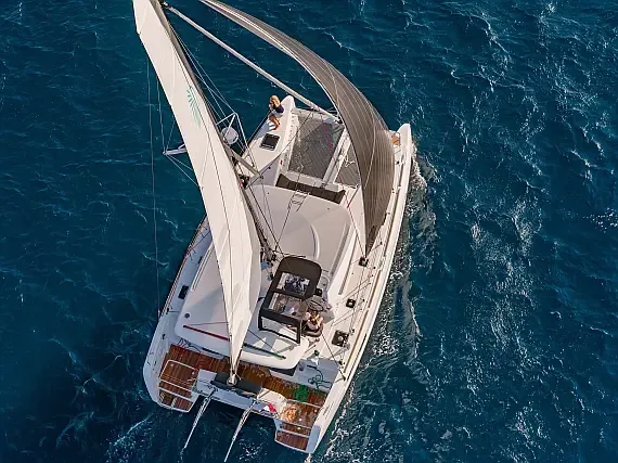 Lagoon 40 in Skopelos / Loutraki Harbour - image 1