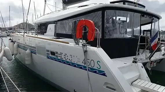Lagoon 450 Sport in Martinique / Le Marin - image 1
